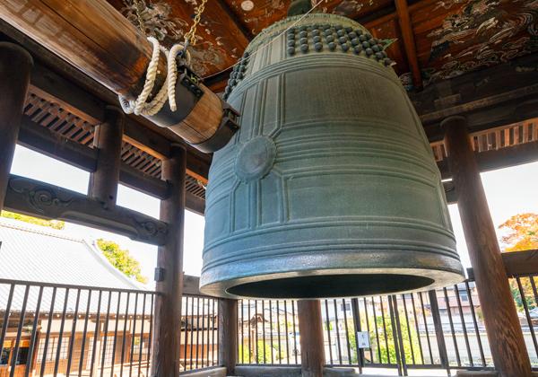 ËÜÆ²¡¿¤«¤Ä¤Æ¤ÎÂçÊ©¤Î10ʬ¤Î1¤Îâº¼ËÆáÊ©ºÁÁü¡¢ÂçʩŤΰäʪ¡¢µÈÀîÎî²ÚÉ®¡Ö¿Àζ¿Þ¡×¡¢Âç¹õƲ¡¿½¨µÈ¸î»ý¤ÎÂç¹õÅ·Áü¡¢¡Ö¹ñ²È°Â¹¯ ·¯¿Ã˳ڡפÎÌÃʸ¤Î¤¢¤ëÛð¾â¡Ê½Åʸ¡Ë¤¬ÆÃÊ̸ø³«¤µ¤ì¤Þ¤¹¡£ÌÃʸ¤Î¡Ö¹ñ²È°Â¹¯¡×¡Ö·¯¿Ã˳ڡפ¬²È¹¯¤Î̾Á°¤òʬÃǤ·¡¢Ë¿Ã¤ò·¯¼ç¤È¤¹¤ë¤â¤Î¤À¤ÈÆÁÀî²È¹¯¤«¤éÆñÊʤ¬¤Ä¤±¤é¤ì¡¢ÂçºäÅß¤Î¿Ø¤ÎÆ³²ÐÀþ¤È¤Ê¤Ã¤¿¤¤¤ï¤¯¤Ä¤¤ÎÛð¾â¤Ç¤¹¡£¢¨²èÁü¡§¡ÖÛð¾â(½Åʸ) Êý¹»û ¢¡×