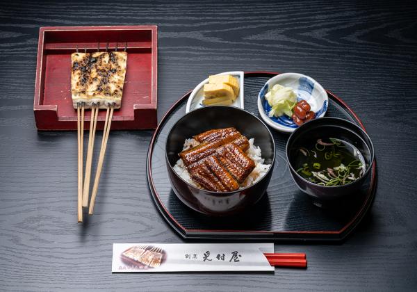 ���λ��Ҥ����ˡ��ޤ���Ĺ�ͤβ�������Ź�ָ��ղ��פǼ����˭���ʿ�ʸ����ǽ��7��ν뤵����줬�����Τ����ʸФ�̾ʪ�Ȥ��ƿƤ��ޤ��֤��ʤ��פι�Ф�����꤬���ߤ��϶���������ޤ����դä���ȾƤ��夲������Ч�ȡ��ϸ�������Ū��̣�襤�Ǥ���֤Ȥ����ĳڡס��ڤβ�̣�����֤䤫�ʹ�꤬���Ƥ餷���ä䤫�ʺ̤��ź���Ƥ���ޤ���