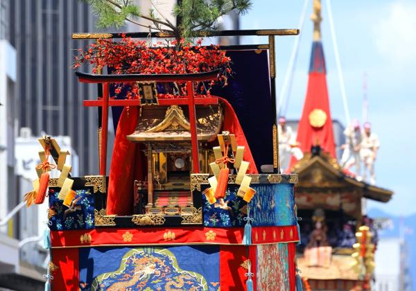 ���ԡֵ���ספȸ��ԤβƤ�̤����̾���Ѿޡ�3����